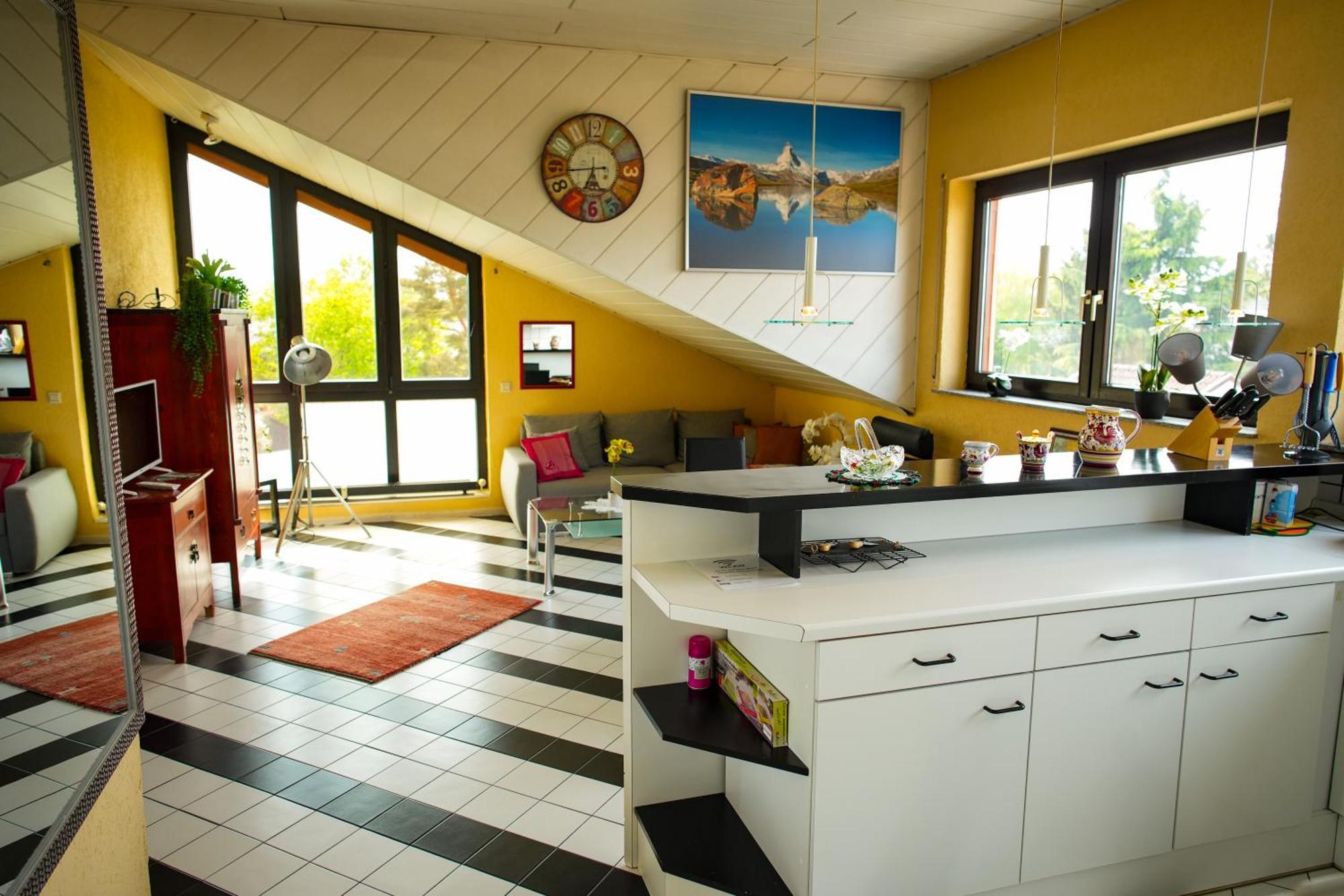 Schoenes Studio In Der Rheinebene, Zentral Gelegen Rheinstetten Bagian luar foto